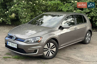 Хэтчбек Volkswagen e-Golf 2016 в 