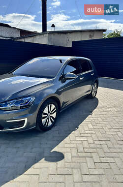 Хэтчбек Volkswagen e-Golf 2020 в 