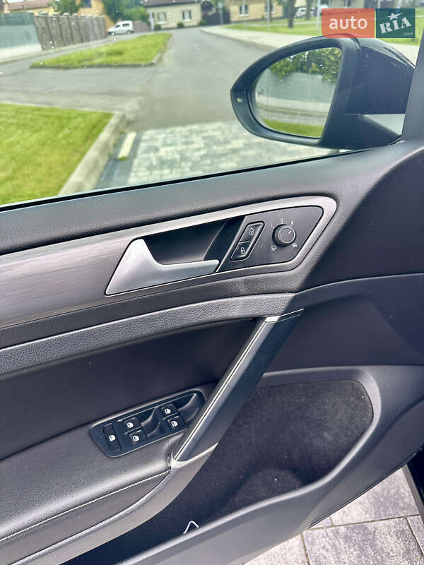 Хетчбек Volkswagen e-Golf 2019 в Мукачевому