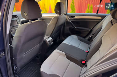 Хетчбек Volkswagen e-Golf 2015 в 