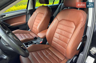 Хэтчбек Volkswagen e-Golf 2015 в Киеве