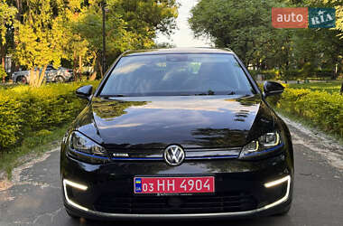 Хэтчбек Volkswagen e-Golf 2015 в Киеве