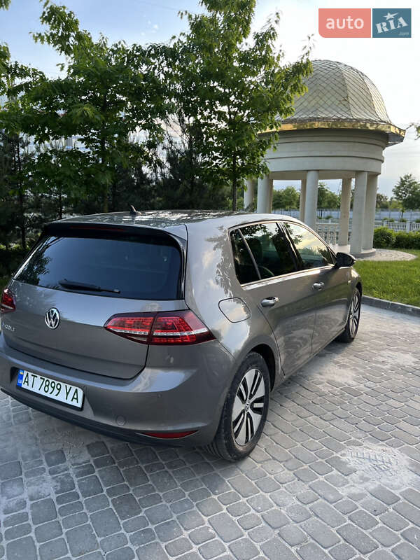 Хэтчбек Volkswagen e-Golf 2015 в Ивано-Франковске