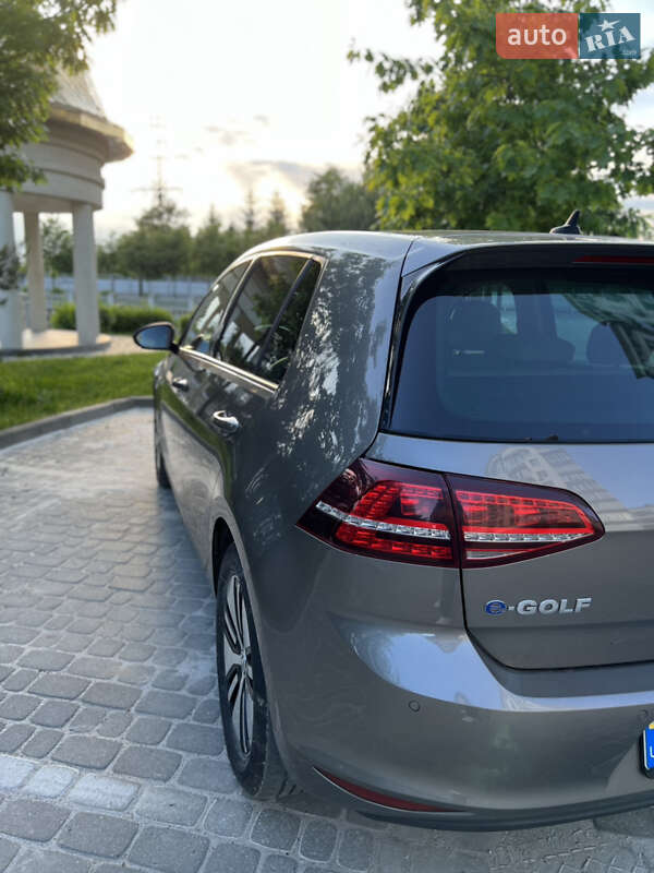 Хэтчбек Volkswagen e-Golf 2015 в Ивано-Франковске