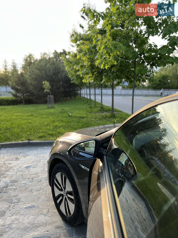 Хэтчбек Volkswagen e-Golf 2015 в Ивано-Франковске