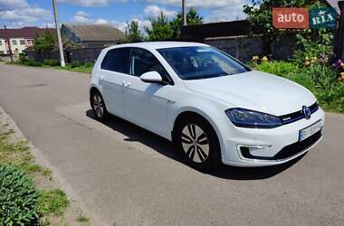 Хэтчбек Volkswagen e-Golf 2014 в 