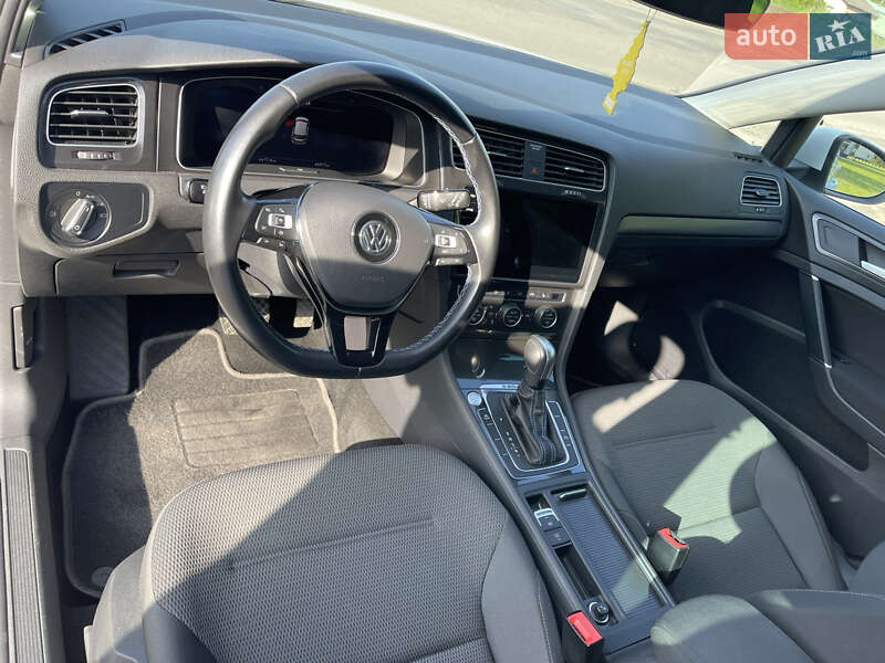 Хэтчбек Volkswagen e-Golf 2020 в Киверцах
