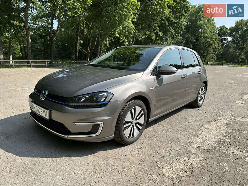 Volkswagen e-Golf 2015