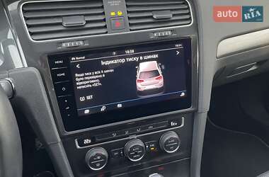 Хетчбек Volkswagen e-Golf 2020 в 