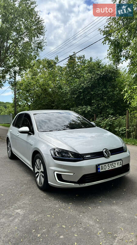 Хетчбек Volkswagen e-Golf 2015 в Мукачевому