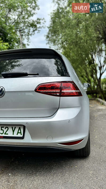 Хетчбек Volkswagen e-Golf 2015 в Мукачевому