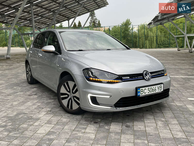 Хэтчбек Volkswagen e-Golf 2015 в 