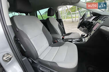 Хэтчбек Volkswagen e-Golf 2015 в 