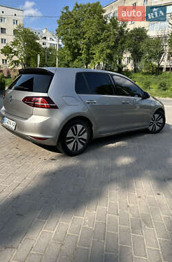 Хэтчбек Volkswagen e-Golf 2016 в 
