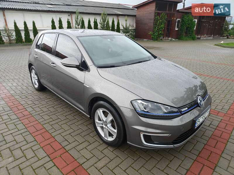 Volkswagen e-Golf 2015