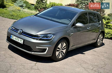 Хэтчбек Volkswagen e-Golf 2019 в 
