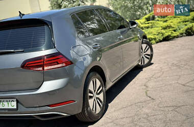 Хэтчбек Volkswagen e-Golf 2019 в 