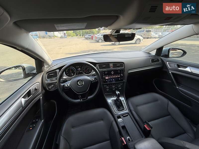 Хэтчбек Volkswagen e-Golf 2017 в Харькове