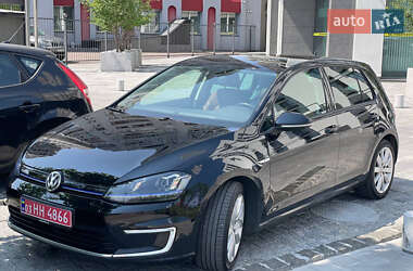 Хэтчбек Volkswagen e-Golf 2015 в 