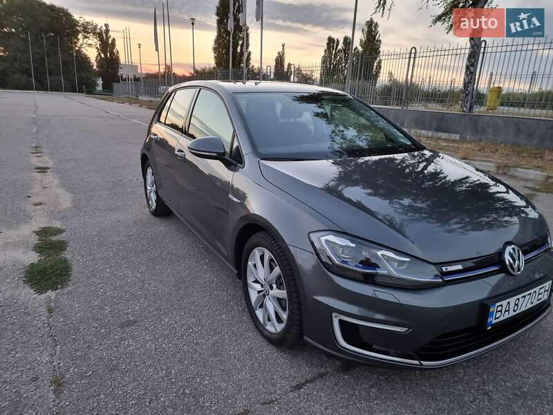 Хетчбек Volkswagen e-Golf 2018 в Кропивницькому