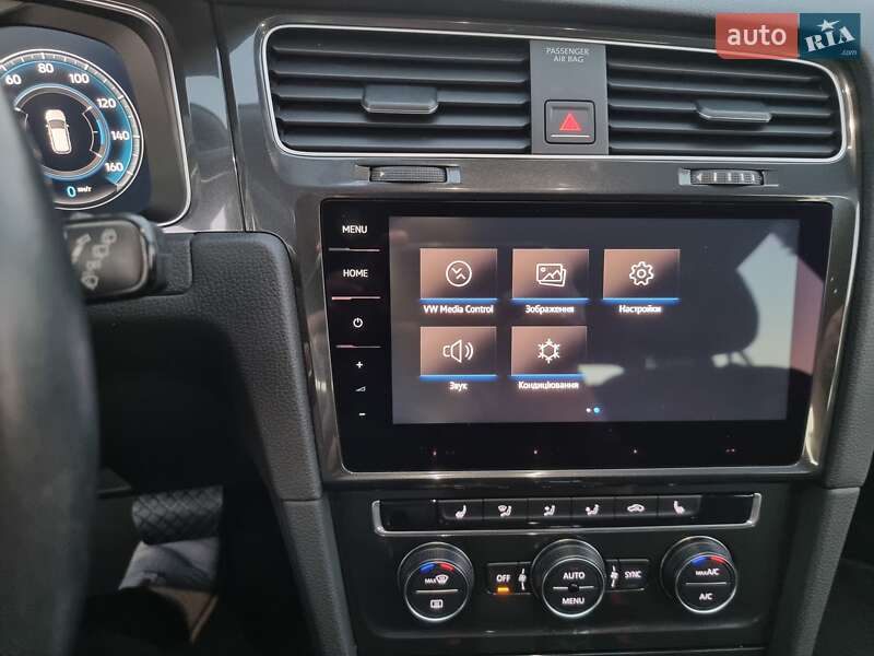 Хетчбек Volkswagen e-Golf 2018 в Кропивницькому