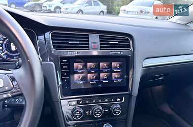 Хетчбек Volkswagen e-Golf 2019 в 