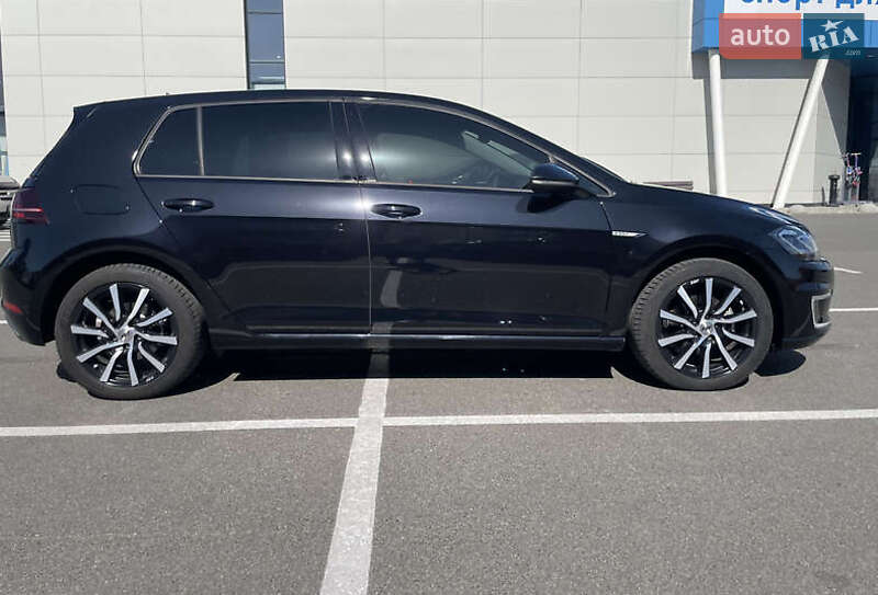 Хетчбек Volkswagen e-Golf 2018 в Тернополі