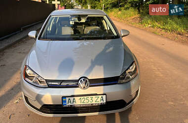 Хетчбек Volkswagen e-Golf 2016 в 