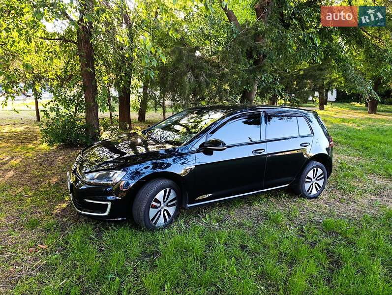 Хетчбек Volkswagen e-Golf 2015 в Одесі