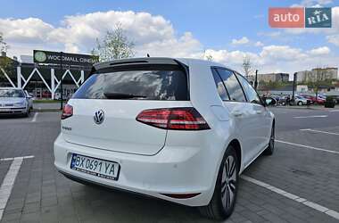 Хетчбек Volkswagen e-Golf 2016 в 