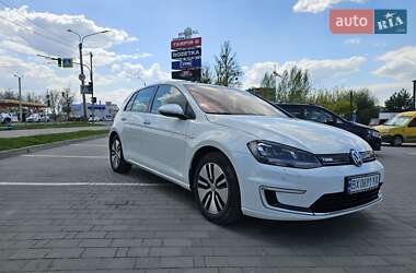 Хетчбек Volkswagen e-Golf 2016 в 