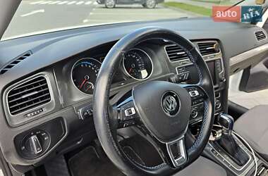 Хетчбек Volkswagen e-Golf 2016 в 