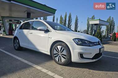 Хетчбек Volkswagen e-Golf 2016 в 