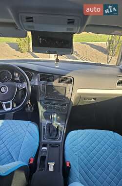 Хетчбек Volkswagen e-Golf 2016 в 