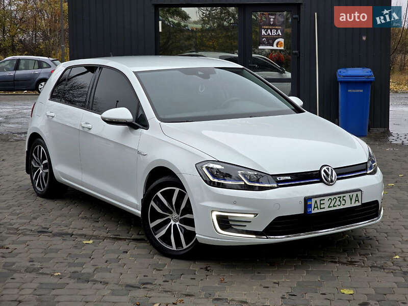 Хэтчбек Volkswagen e-Golf 2020 в Першотравенске