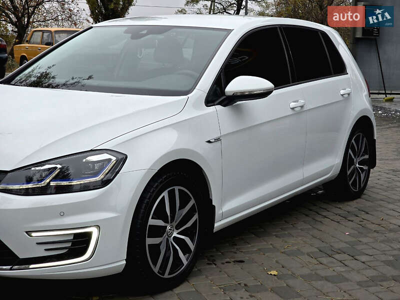 Хэтчбек Volkswagen e-Golf 2020 в Першотравенске