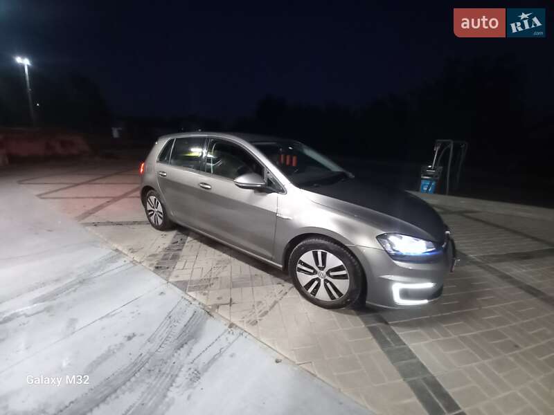Хэтчбек Volkswagen e-Golf 2015 в Днепре