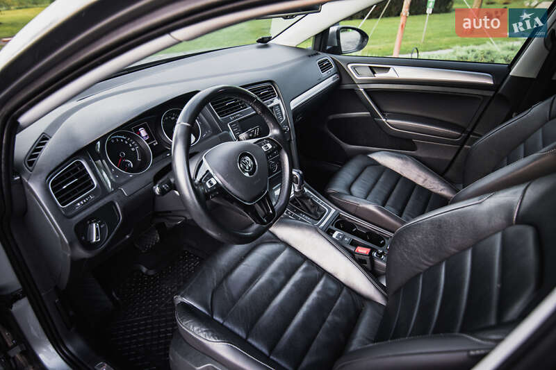 Хетчбек Volkswagen e-Golf 2016 в Умані
