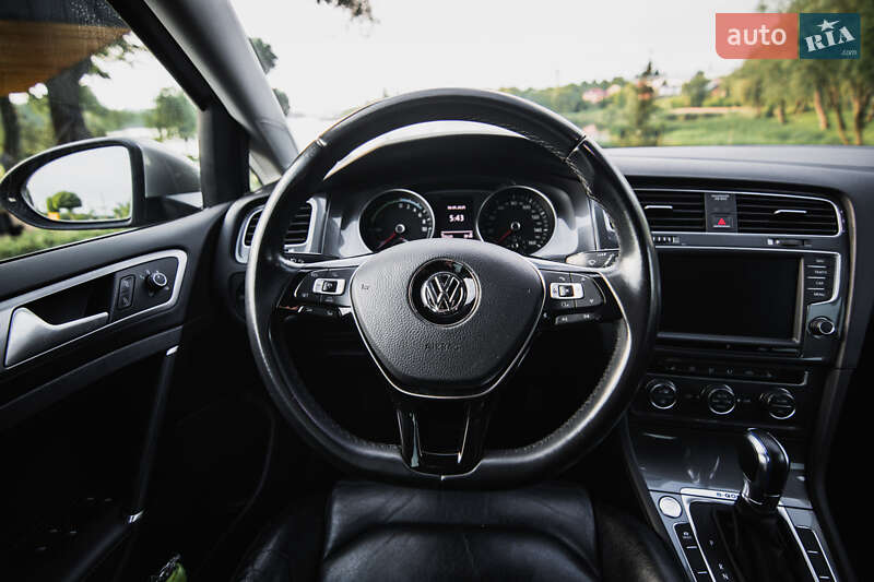 Хетчбек Volkswagen e-Golf 2016 в Умані