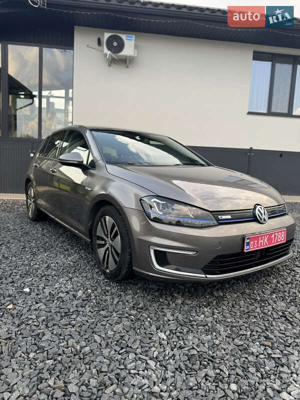 Хетчбек Volkswagen e-Golf 2015 в Рівному