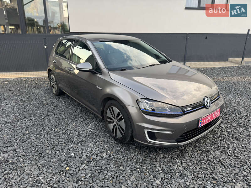 Хетчбек Volkswagen e-Golf 2015 в Рівному