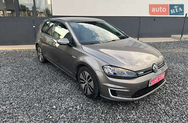 Хэтчбек Volkswagen e-Golf 2015 в 