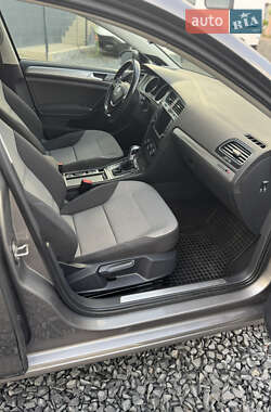Хэтчбек Volkswagen e-Golf 2015 в 