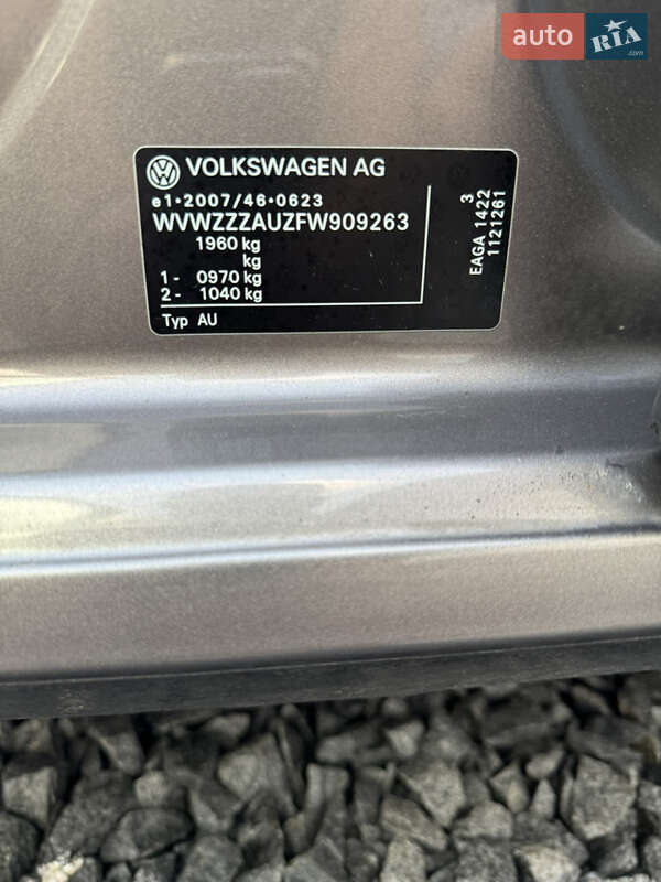 Хетчбек Volkswagen e-Golf 2015 в Рівному