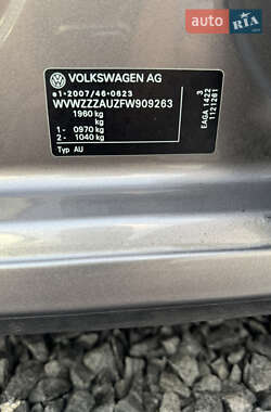 Хэтчбек Volkswagen e-Golf 2015 в 