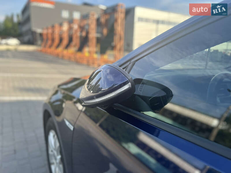 Хэтчбек Volkswagen e-Golf 2017 в Житомире