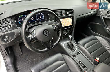 Хэтчбек Volkswagen e-Golf 2018 в 
