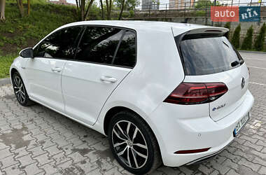 Хэтчбек Volkswagen e-Golf 2018 в 