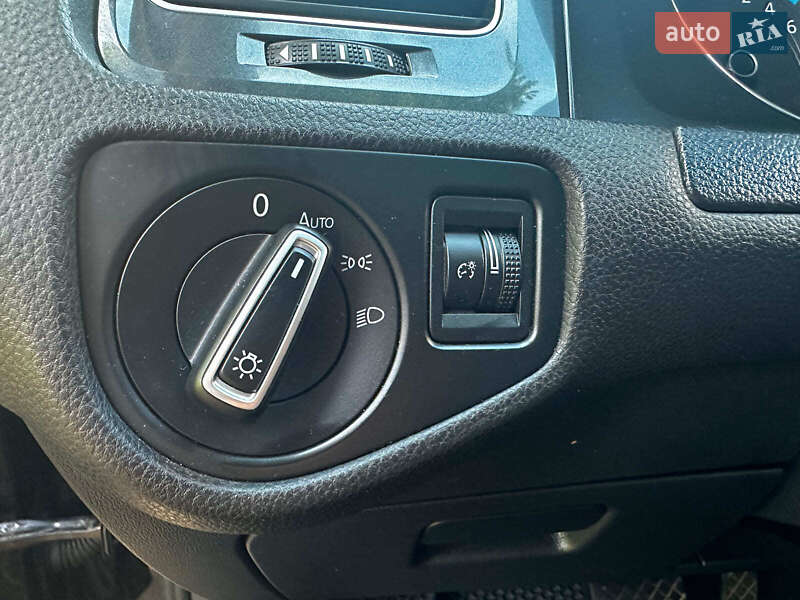 Хетчбек Volkswagen e-Golf 2017 в Києві фото 12 Хетчбек Volkswagen e-Golf 2017 в Києві