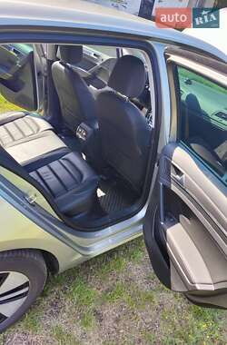 Хэтчбек Volkswagen e-Golf 2018 в 